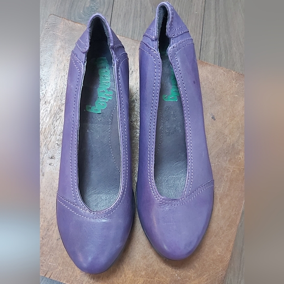 Groundhog purple wedge slip-ons - Picture 2 of 8